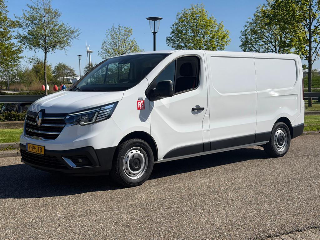 Renault Trafic 2.0DCI L2H1 150PK Airco Cruisecontrol Trekhaa, Voorwielaandrijving, Gebruikt, Euro 6, 4 cilinders