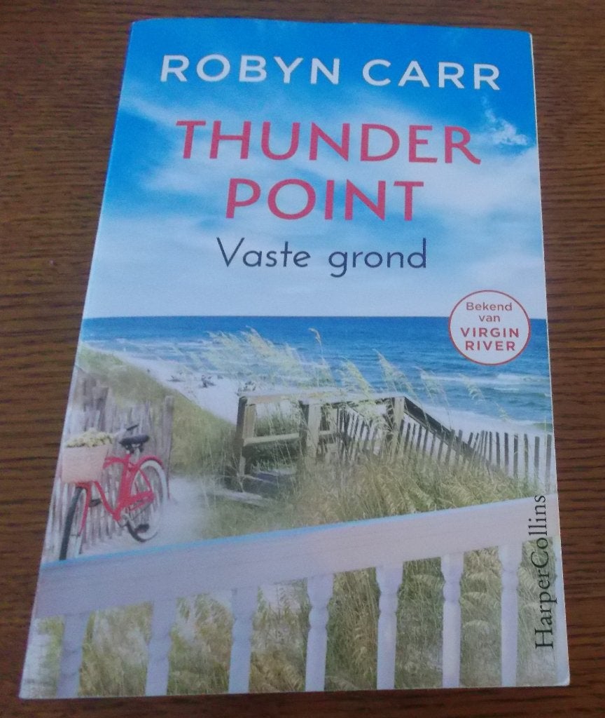 Thunder Point: Vaste grond / Robyn Carr, Boeken, Ophalen, Zo goed als nieuw, Robyn Carr