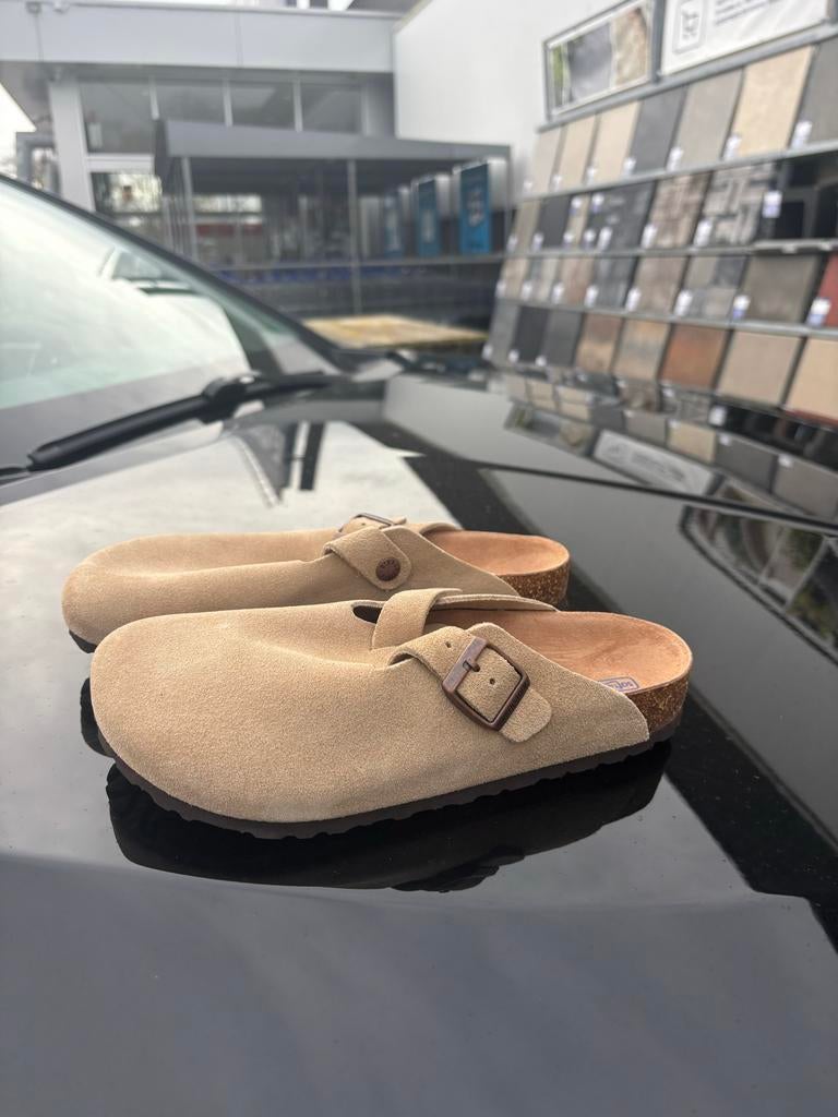 Birkenstock Boston Clogs - Beige Suède, Kleding | Dames, Schoenen, Ophalen of Verzenden, Zo goed als nieuw, Beige, Instappers