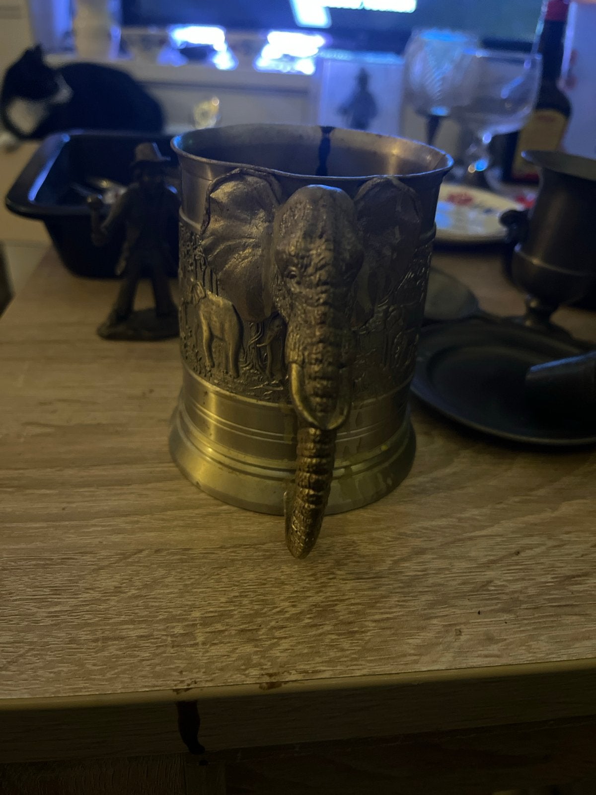 Vintage Beker met Olifantenreliëf - Brons/Koper, Antiek en Kunst, Antiek | Koper en Brons, Ophalen, Brons