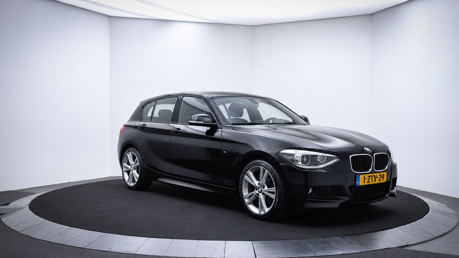 BMW 1-serie 114i M-Sport XENON | NAVI | ALCANTARA | SPORTSTO, Auto's, Achterwielaandrijving, Gebruikt, 4 cilinders, Alcantara