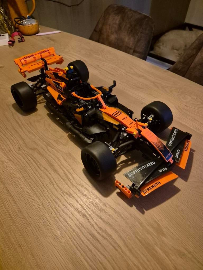 Diverse F1 auto's schaal 1/18 - reeds gebouwd, Ophalen, Gebruikt, Auto, Overige merken