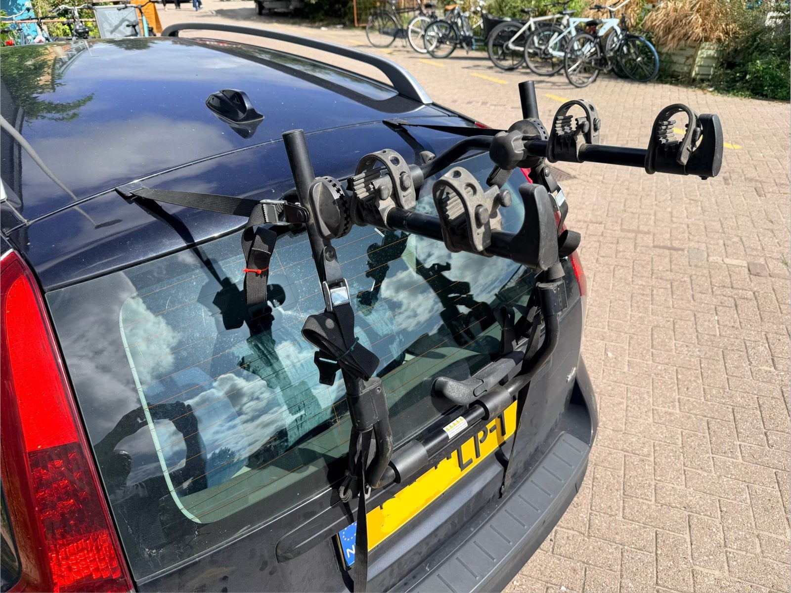 THULE achterklep fietsendrager (2) universeel, Ophalen of Verzenden, Zo goed als nieuw