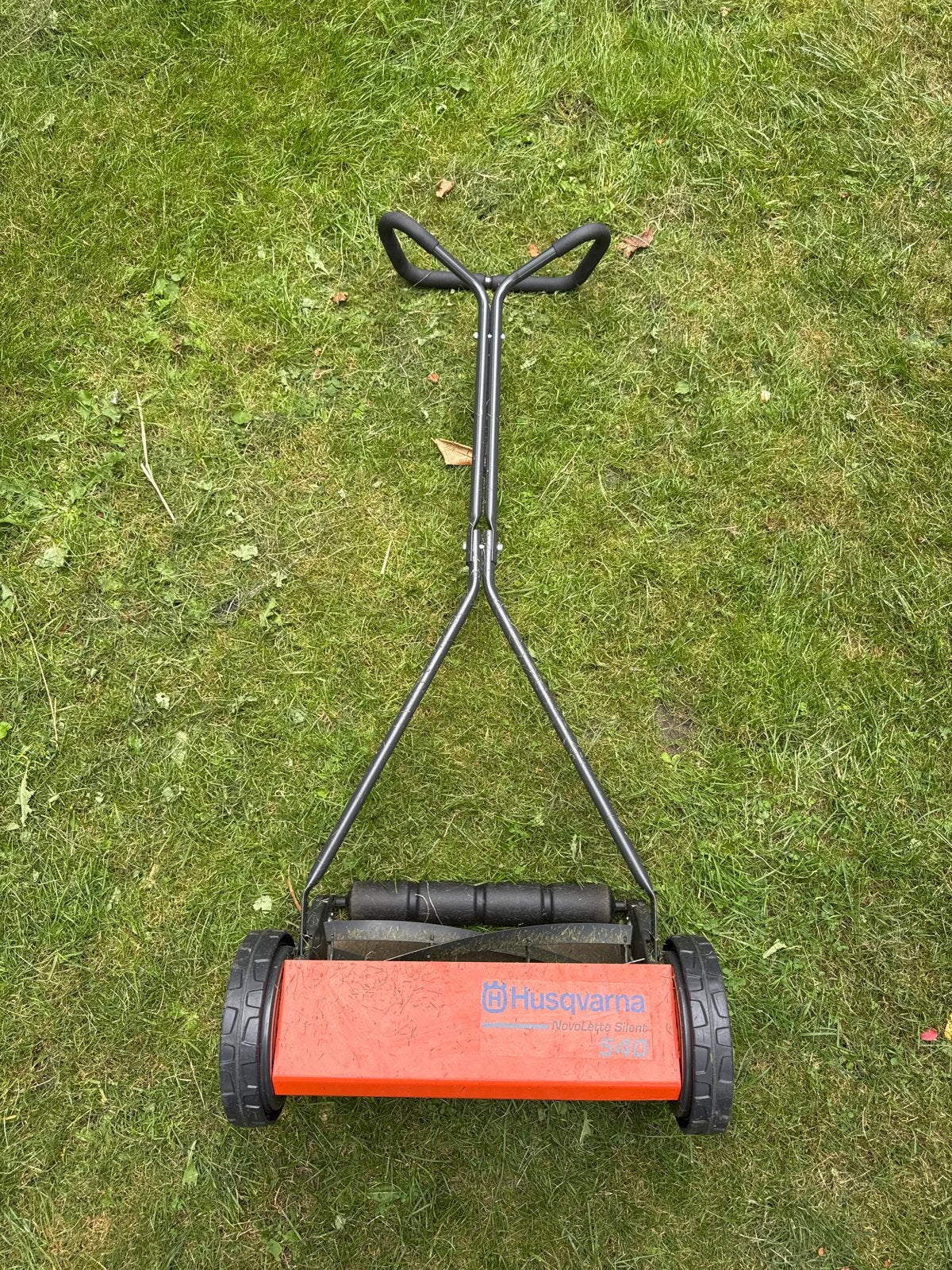 Husqvarna handgrasmaaier - Perfect voor kleine tuinen, Tuin en Terras, Grasmaaiers, Handgrasmaaier, Ophalen of Verzenden, Zo goed als nieuw