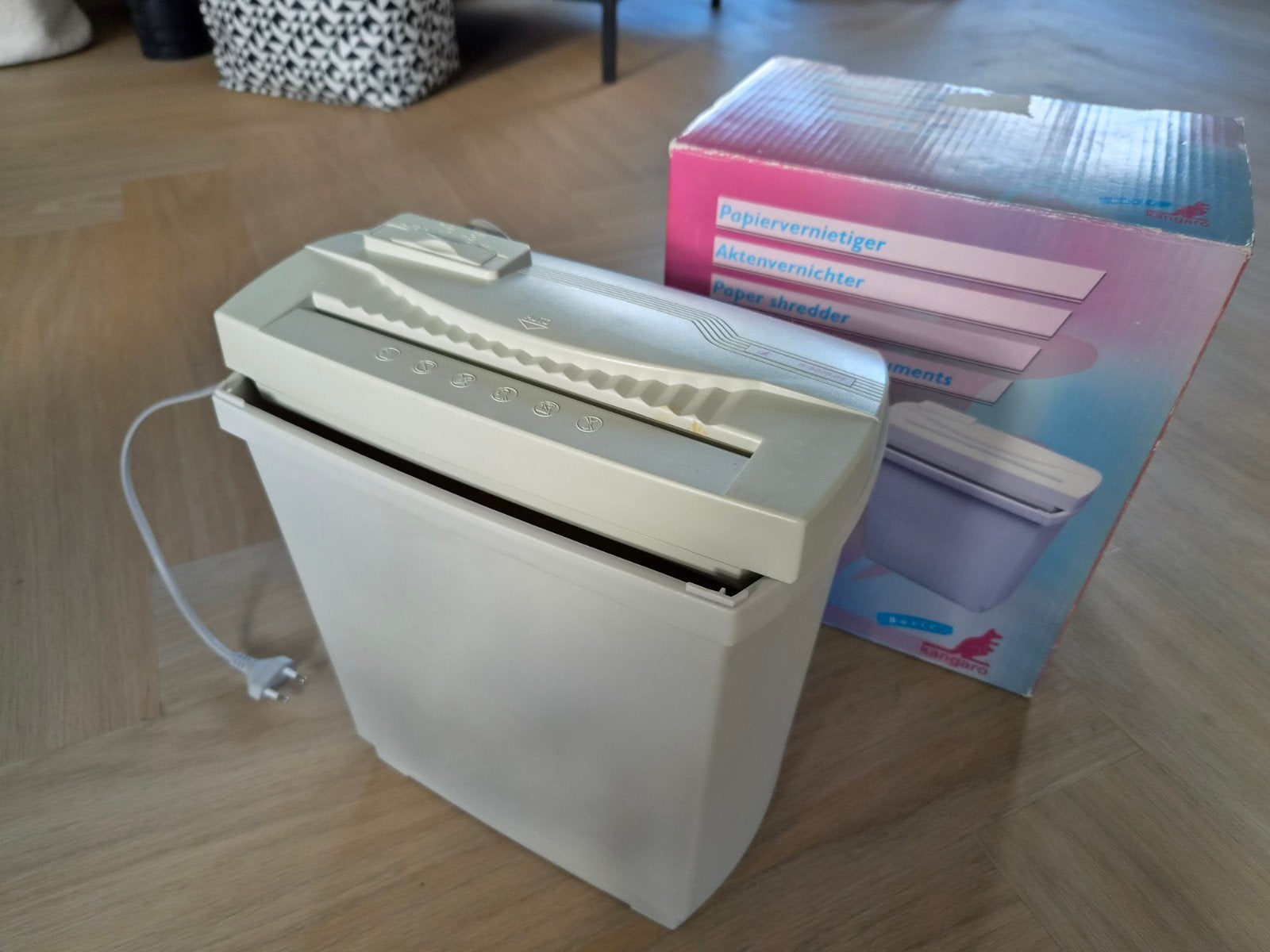 Papierversnipperaar Kangaro K-5000-06 met opvangbak, Ophalen, Gebruikt