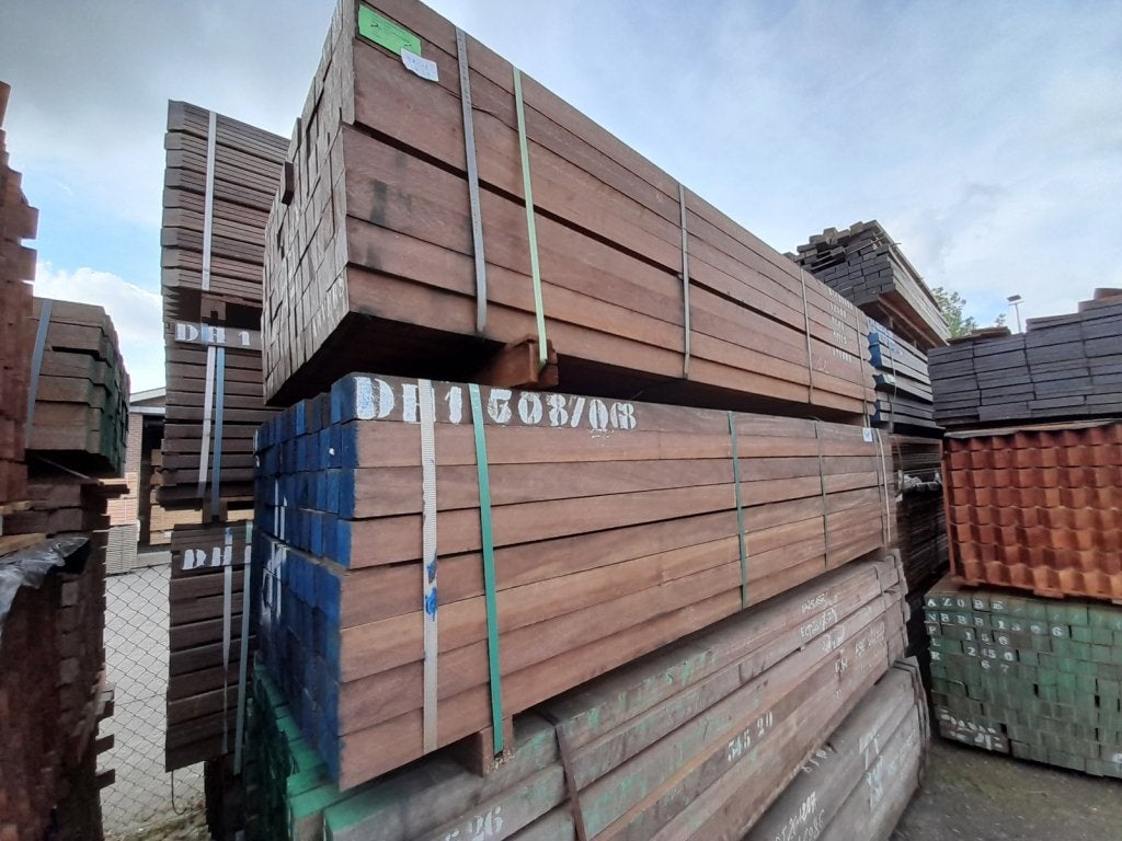Hardhout palen fijnbezaagd, kaarsrecht! (*), Ophalen of Verzenden, Nieuw, Hardhout