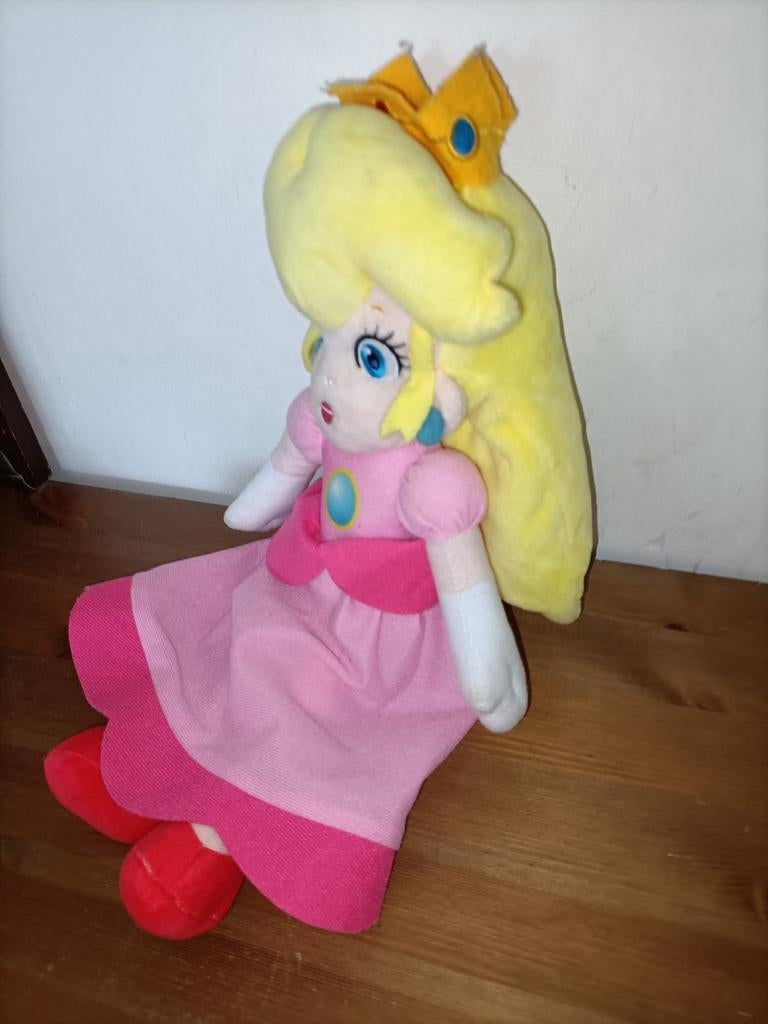 Prinses Peach knuffel 38 cm groot, Ophalen of Verzenden, Zo goed als nieuw, Barbie