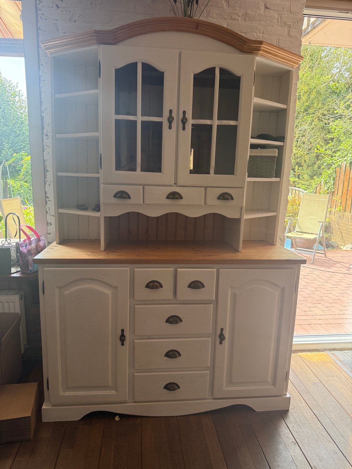 Landelijk dressoir/vitrinekast met veel opbergruimte, Huis en Inrichting, Kasten | Buffetkasten, Ophalen, 100 tot 150 cm, Zo goed als nieuw