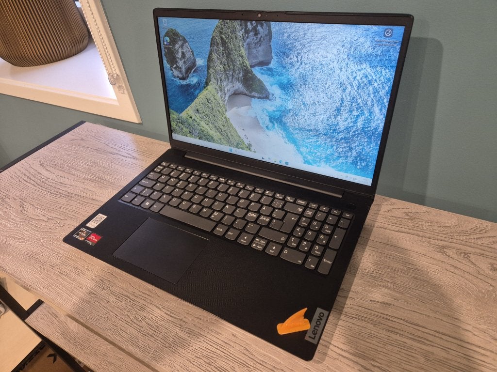 Lenovo V15 G2 | R3 5300U, 8GB DDR4, 256GB NVME, VEGA6 | 15,6, Computers en Software, Niet ingevuld, Gebruikt, Met videokaart, 8 GB
