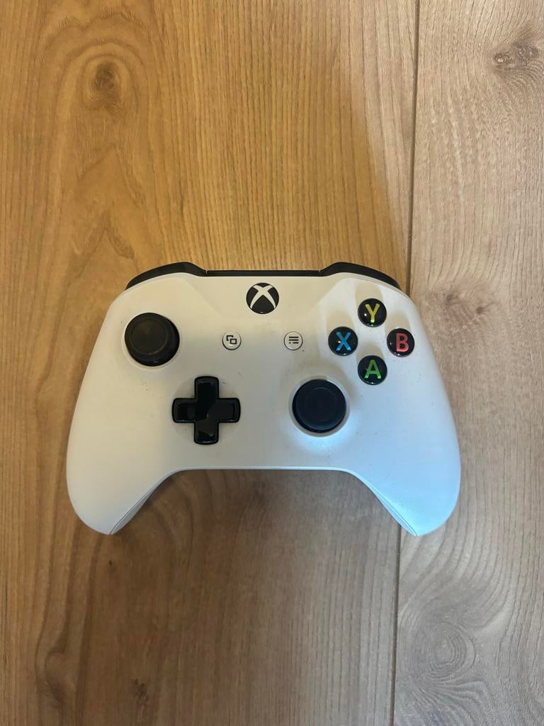 Witte Xbox One Controller - Draadloos, Spelcomputers en Games, Ophalen of Verzenden, Zo goed als nieuw, Xbox One, Controller