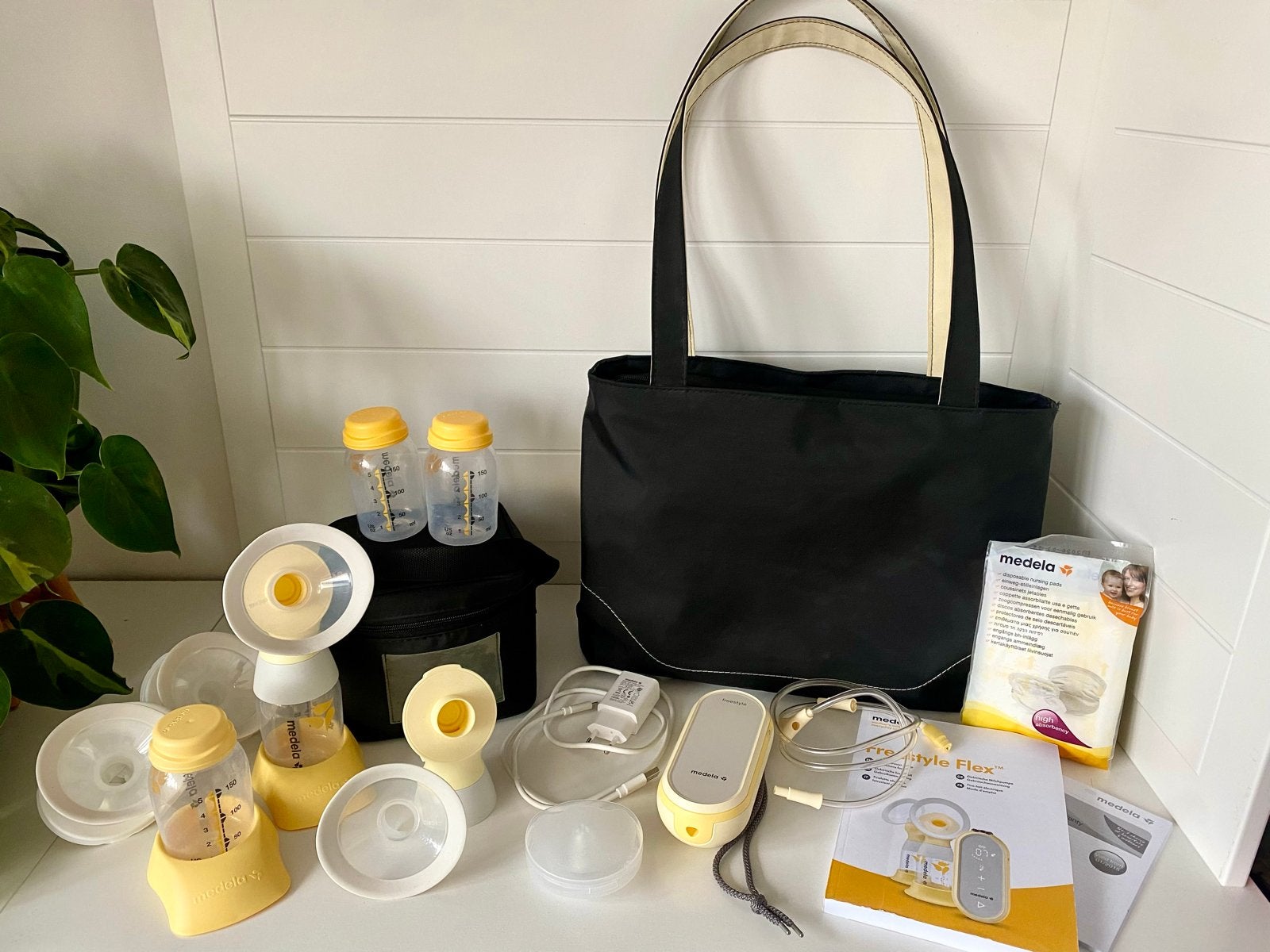 Medela Freestyle Flex Dubbelzijdige Borstkolf met toebehoren, Gebruikt, Medela, Borstkolf, Ophalen of Verzenden