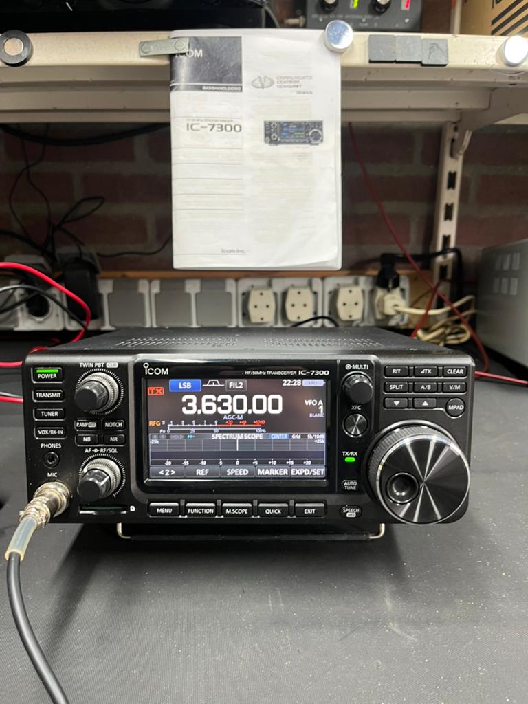 Icom 7300 hf, Ophalen of Verzenden, Zo goed als nieuw