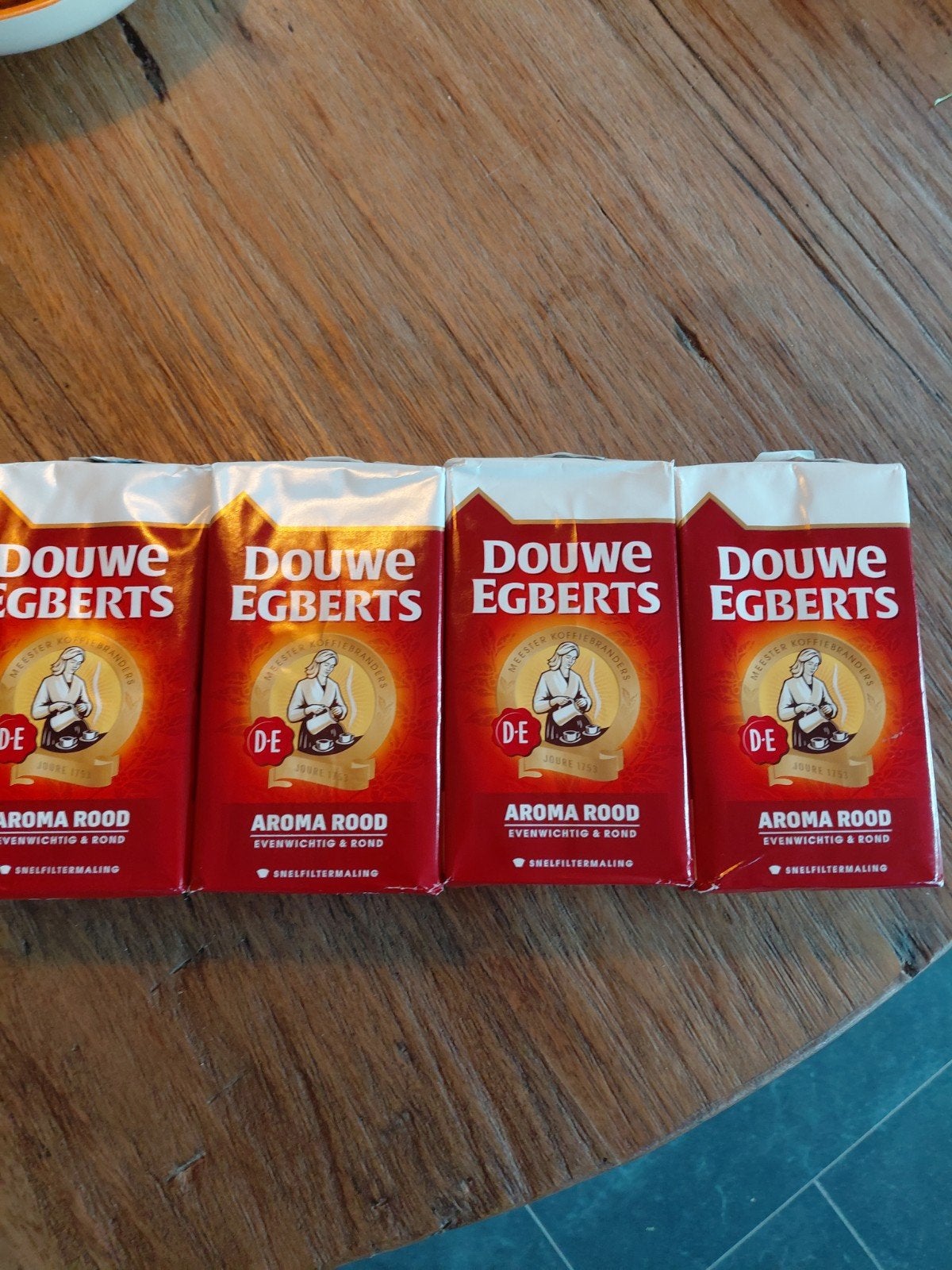 douwe egberts koffie. 4 stuks a 250 gram., Ophalen of Verzenden