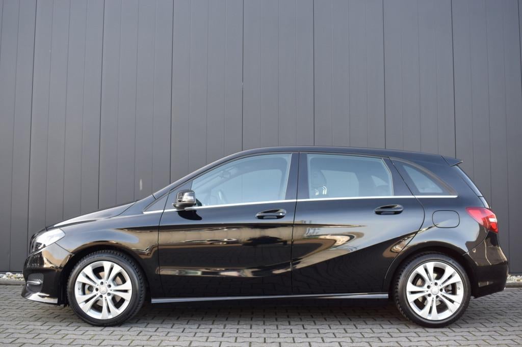 Mercedes-Benz B-Klasse 180 Automaat Ambition LED | Half Lede, Auto's, Mercedes-Benz, 1325 kg, Gebruikt, 4 cilinders, Met garantie (alle)