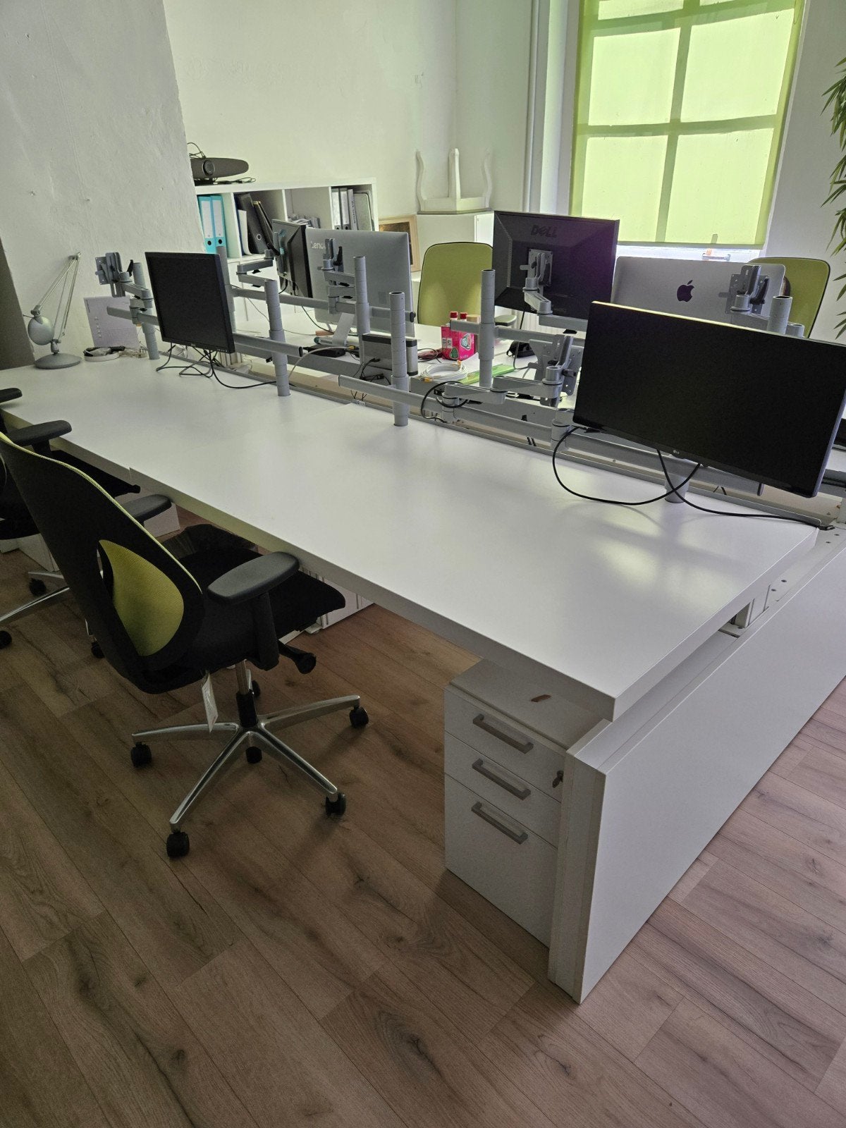 2 Steelcase Activa gasveer benches, Ophalen, 160 cm, Metaal, Zo goed als nieuw