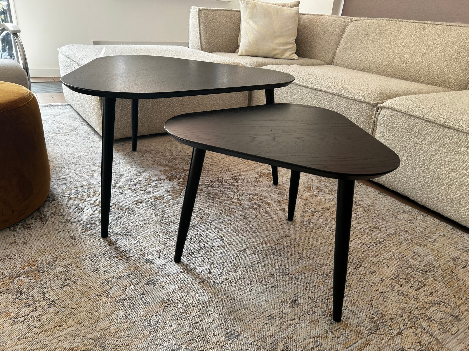 Sofacompany bijzettafels hout zwart en poef, Minder dan 55 cm, Rond, Zo goed als nieuw, Ophalen