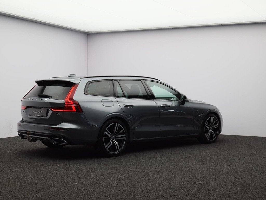 Volvo V60 2.0 B4 R-Design / Trekhaak / Stoelverwarming / Ele, Euro 6, 4 cilinders, 1969 cc, Leder en Stof
