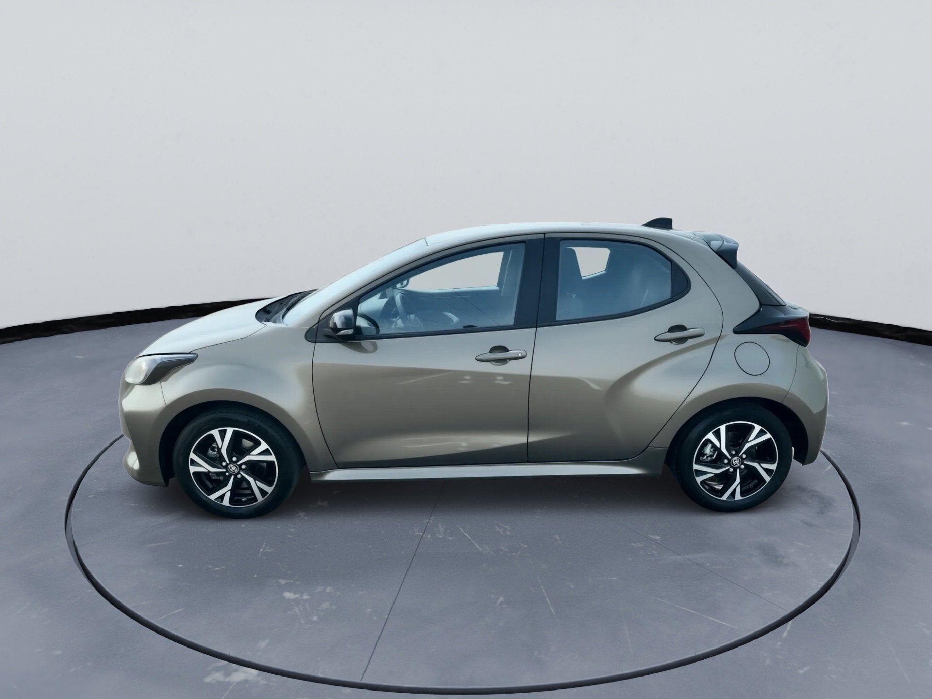 Toyota Yaris Toyota Yaris 1.5 Hybrid Comfort Automaat 116 PK, Stof, Gebruikt, Zwart, Start-stop-systeem