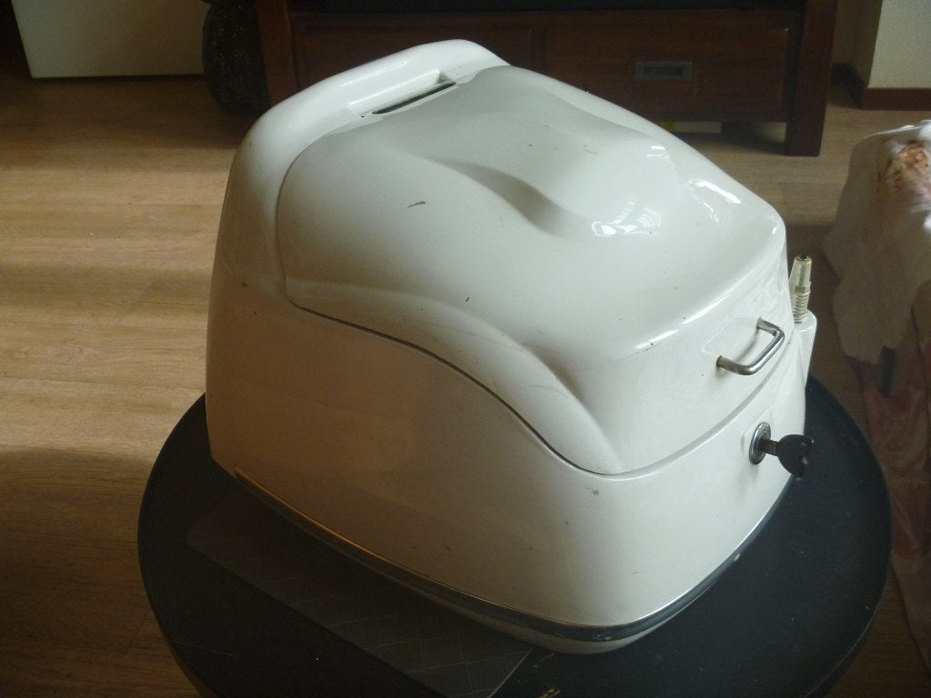 Topkoffer grande retro scooter.AGM. Fosti., Fietsen en Brommers, Brommeronderdelen | Scooters, Ophalen of Verzenden, Gebruikt