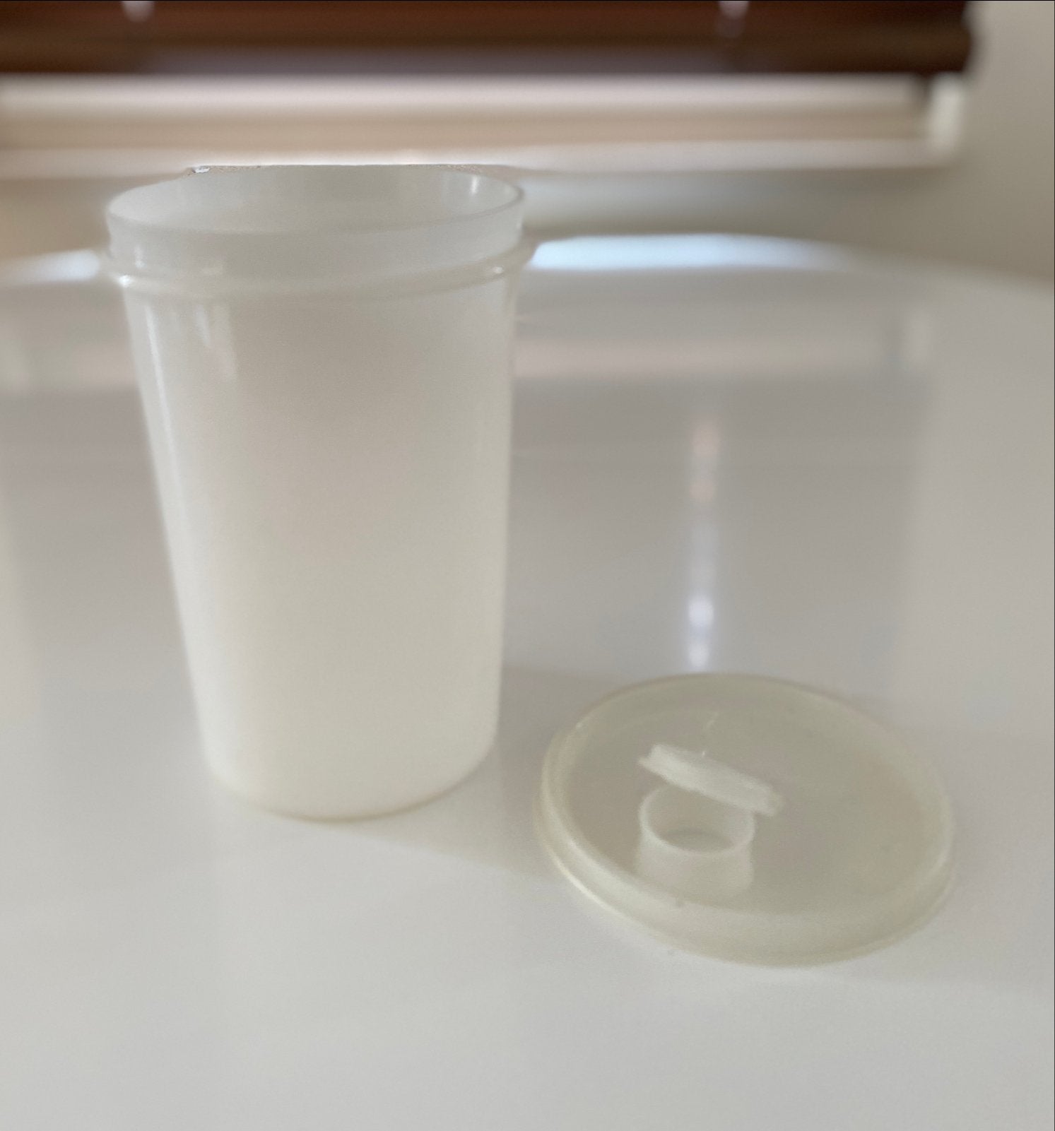Vintage Tupperware bewaarbus - Wit, Ophalen of Verzenden, Gebruikt, Wit, Beker of Kan