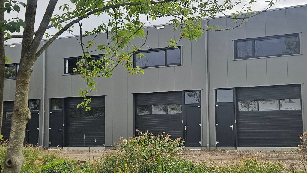 Bedrijfs-opslagunit Leek 95 m2
