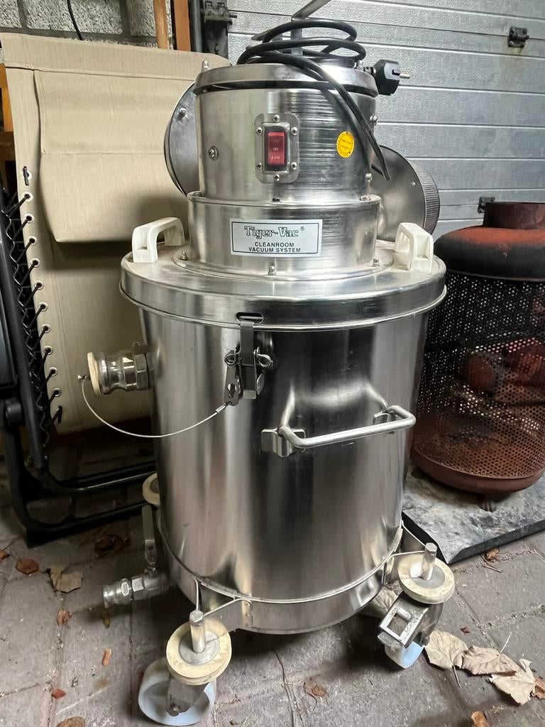 Tiger-Vac Cleanroom Vacuum System, Ophalen, Gebruikt