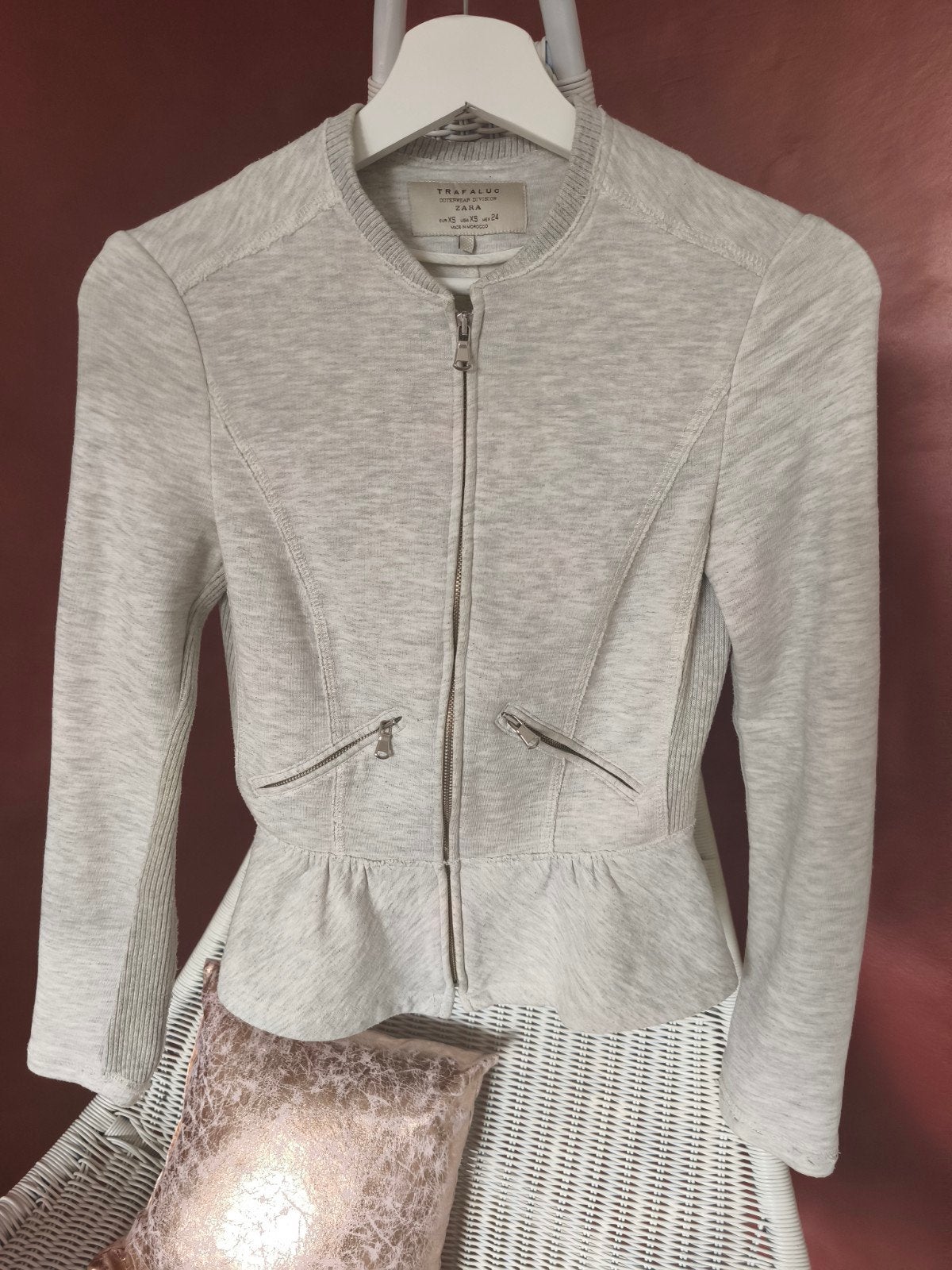 Zara Trafaluc - Peplum vestje / jasje lichtgrijs - mt xs, Verzenden, Zara, Maat 34 (XS) of kleiner, Grijs