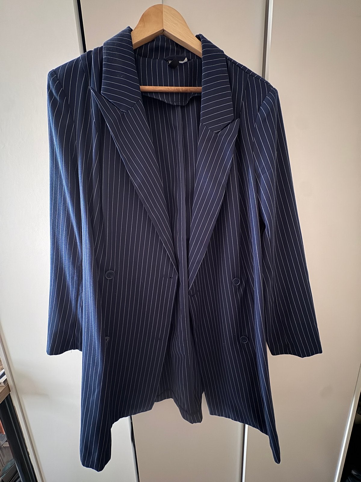 H&M Gestreepte Blazer Jurk Maat M - 86.5 cm lang, Maat 38/40 (M), Blauw, Ophalen of Verzenden, Jasje