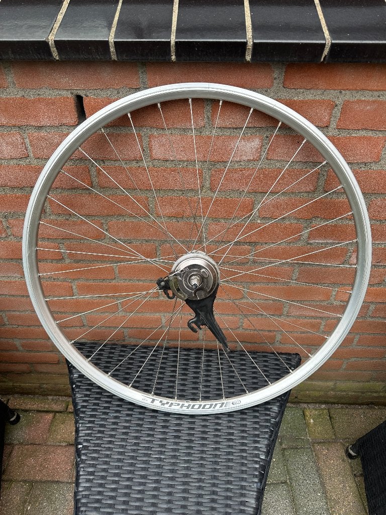 Mooi 28 inch Typhoon voorwiel met Shimano rollerbrake., Wiel, Typhoon, Gebruikt, Ophalen of Verzenden