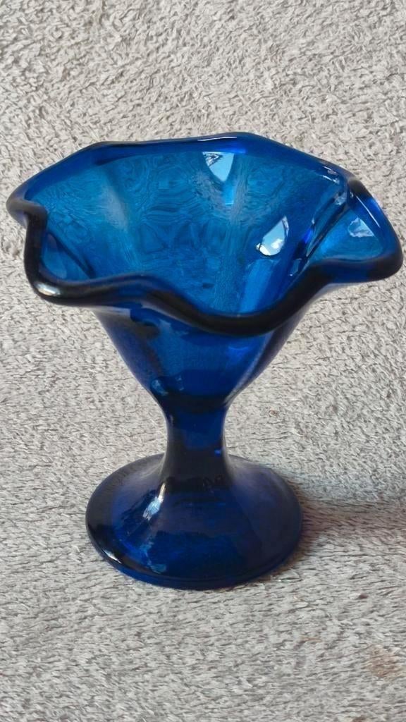 Mooi Italiaans glas in bloemvorm, Antiek en Kunst, Antiek | Glas en Kristal, Ophalen of Verzenden