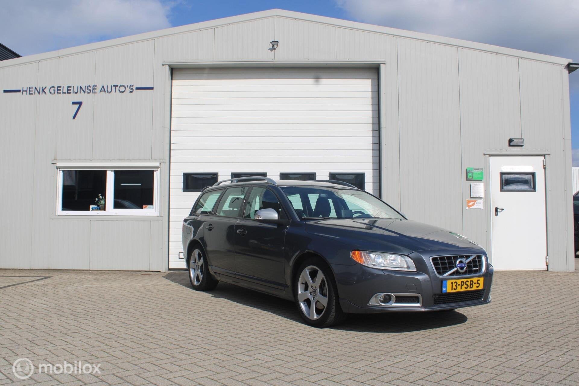 Volvo V70 2.0T Momentum R-design/Automaat/Leer/Navi/APK/NAP, Euro 5, 4 cilinders, 203 pk, 750 kg