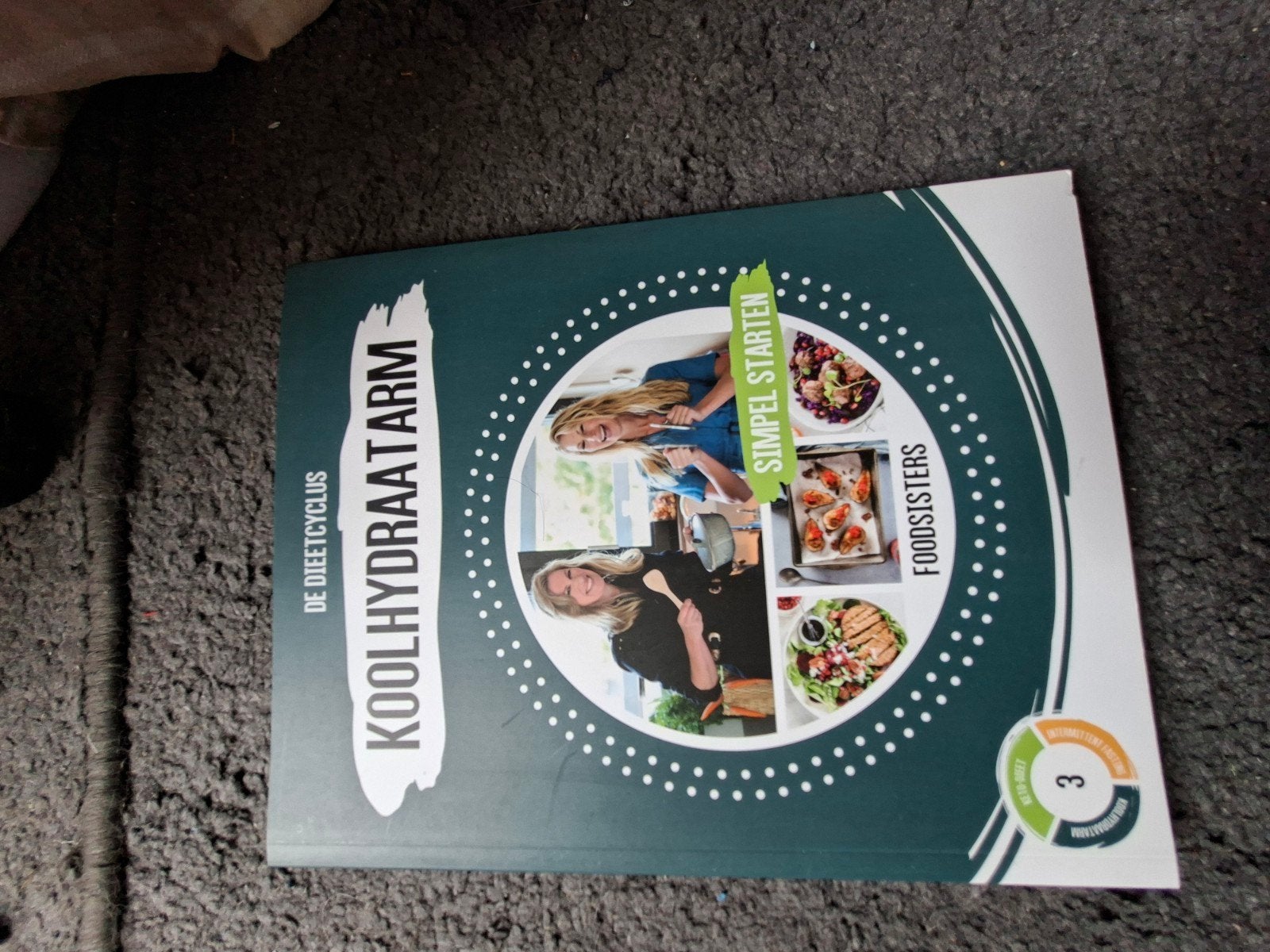 Koolhydraatarm kookboek - De Dieetcyclus FoodSisters, Boeken, Hoofdgerechten, Zo goed als nieuw, Gezond koken, Overige gebieden
