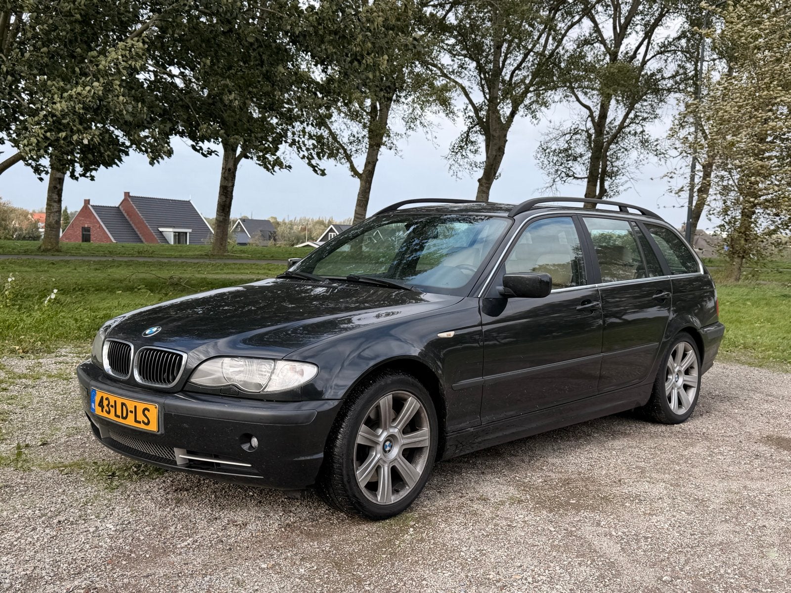 BMW E46 3-Serie 3.0 I 330 Touring AUT 2002 Zwart, Automaat, Dealer onderhouden, Beige, Zwart