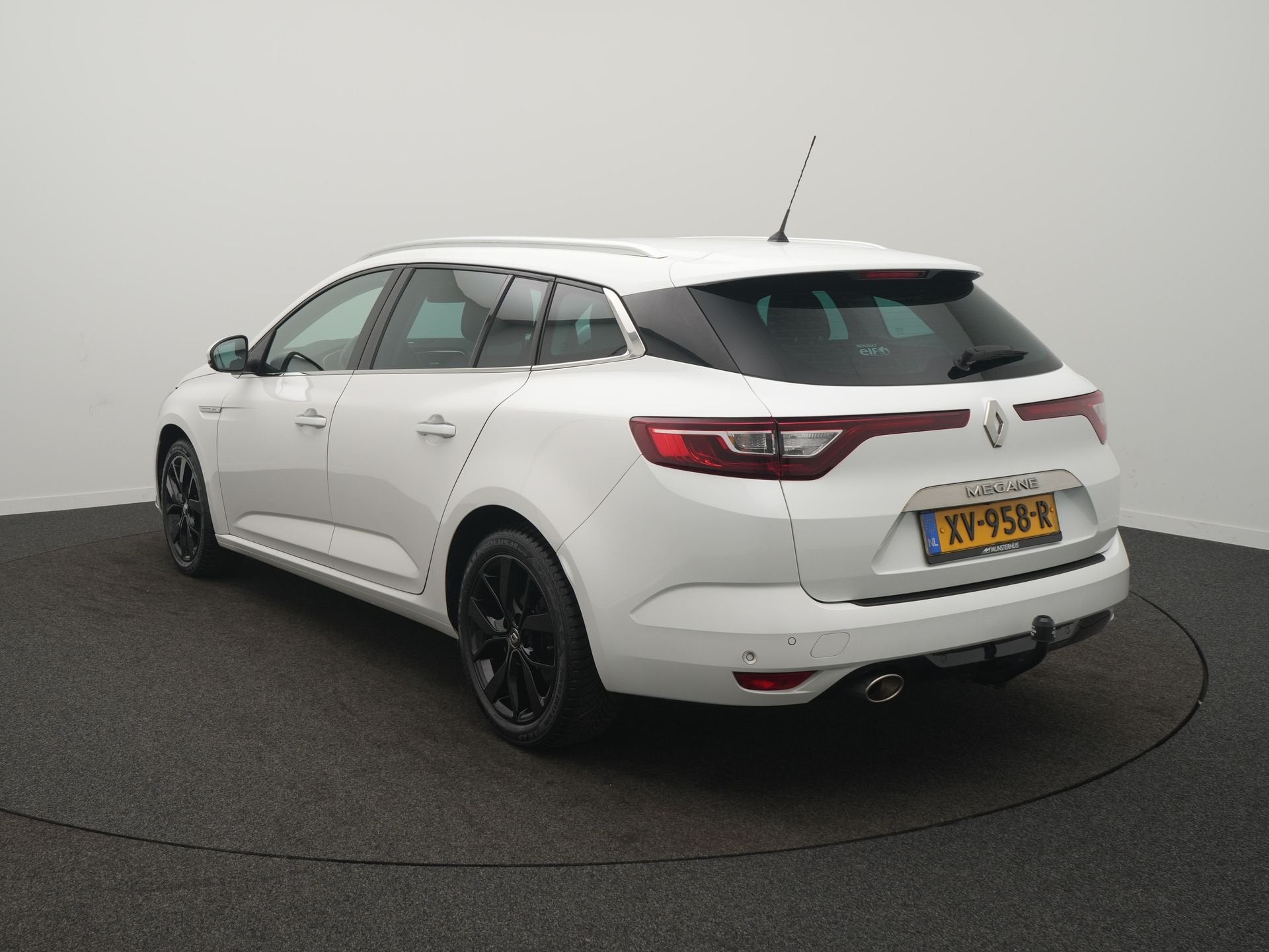 Renault Mégane Estate 1.3 TCe Bose - RIJKLAARPRIJS - All Se, Auto's, Renault, Voorwielaandrijving, 12 maanden, Leder en Stof, Wit