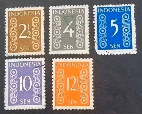 Indonesie 1949 - ZBL15-23 - Cijfer  - 5 van 9 zegels, Ophalen of Verzenden, Gestempeld, Zuidoost-Azië