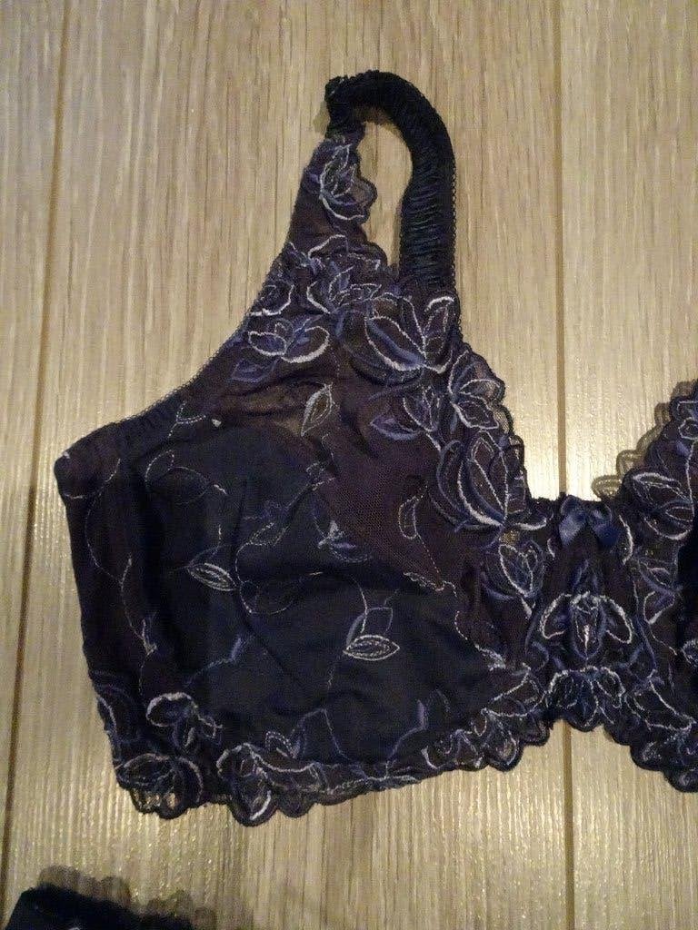 Hunkemöller Lingerieset BH 80E  2 Strings L Blauw Kant, Hunkemöller, Ophalen of Verzenden, Blauw, Setje