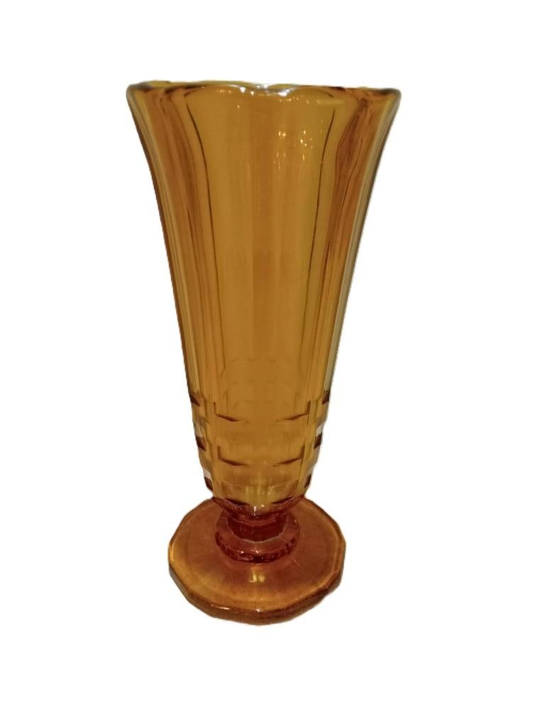 Bloemenvaas in Amberkleurige glas., Ophalen of Verzenden