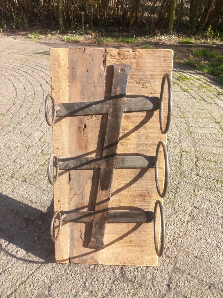 Rustiek houten wijnrek voor 3 flessen, Gebruikt, 50 tot 75 cm, Ophalen of Verzenden, Minder dan 5 flessen