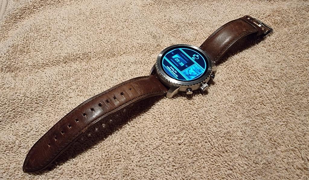 Fossil Q Explorist 3e Generatie – Smartwatch in Topstaat!, Overige merken, Leer, Polshorloge, Ophalen of Verzenden