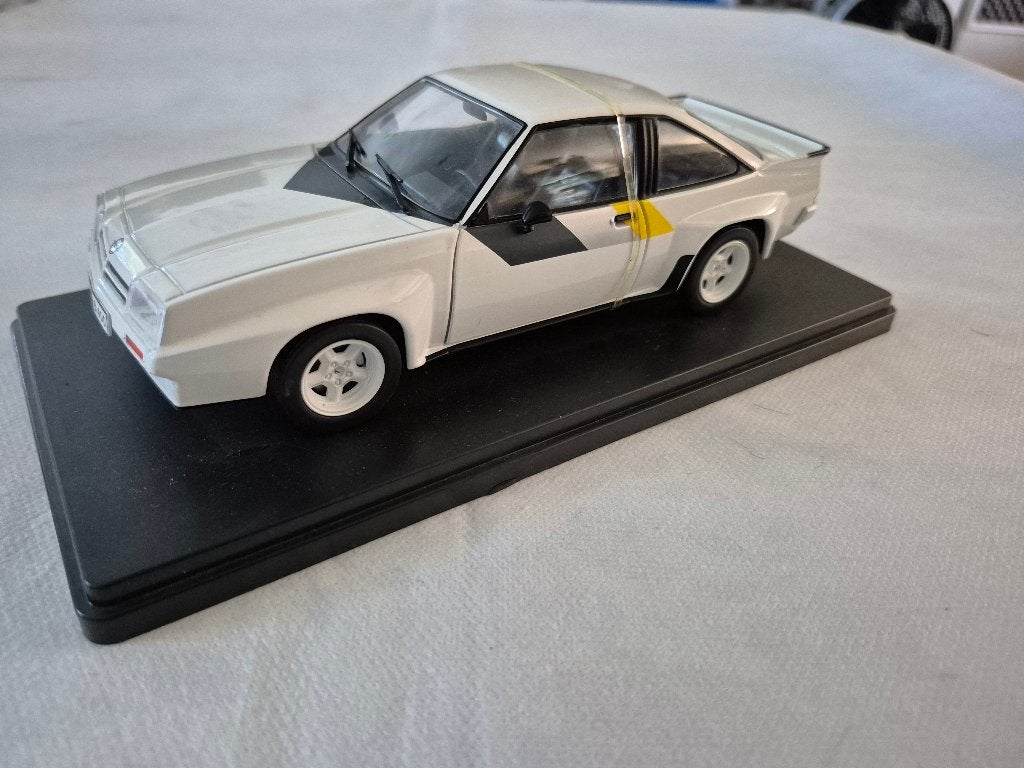 opel manta b 400 1981 1:24. hachette, Ophalen of Verzenden, Nieuw, Auto, Overige merken
