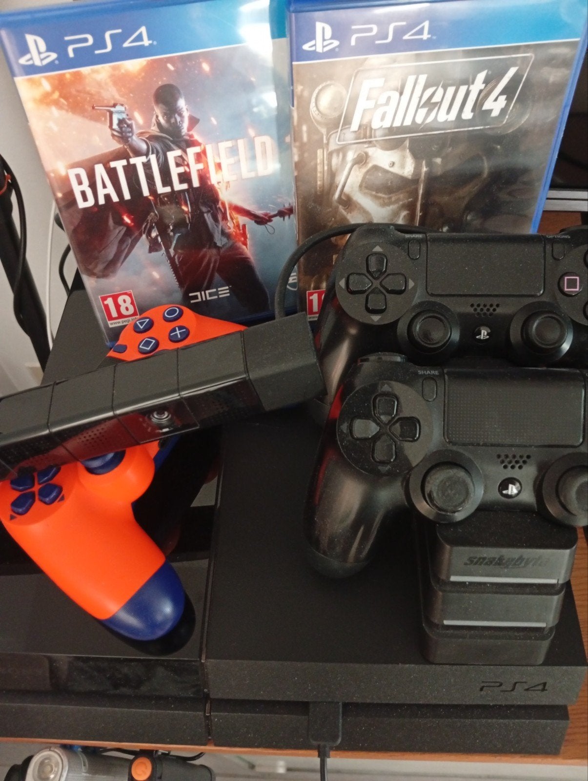 Sony PlayStation 4 met 3 controllers, laaddock en camera, Ophalen, Gebruikt, Met 2 controllers, Original