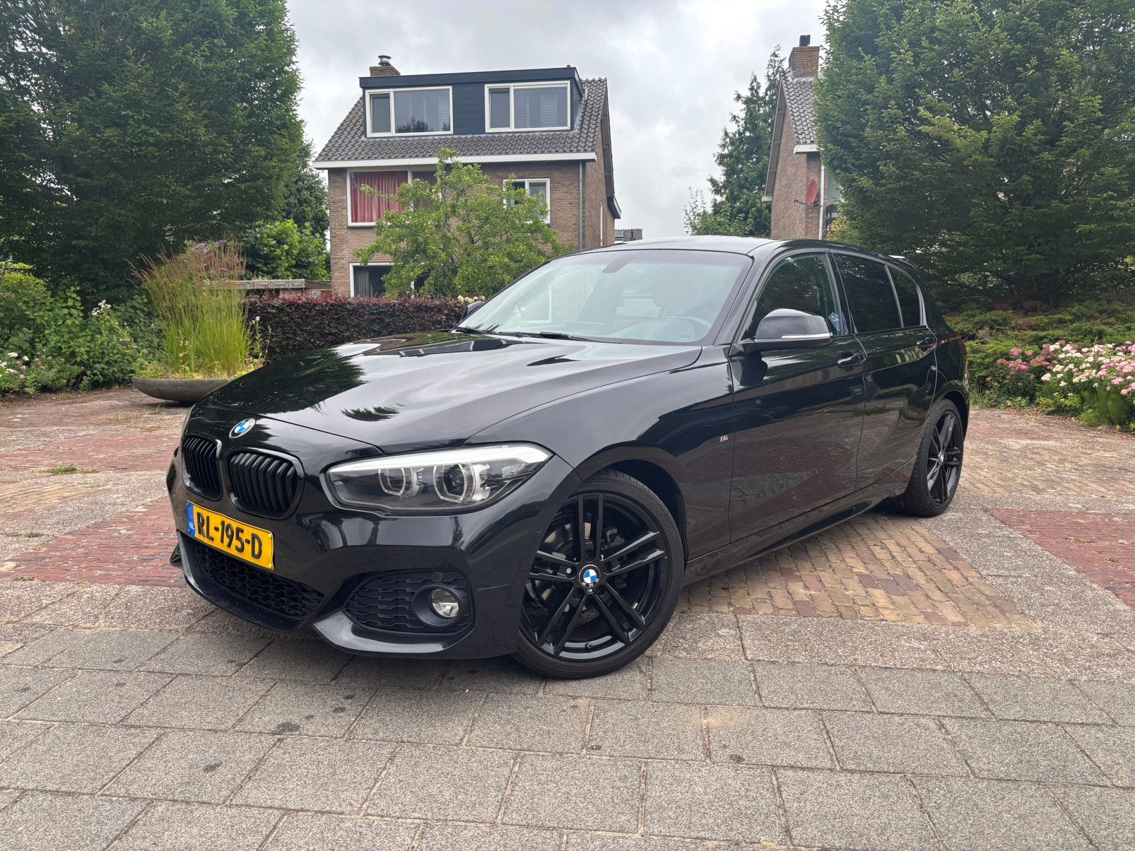 Bmw 118i | 2017 | H/K audio | M Pakket | Leer | Motorstoring, Auto's, BMW, Particulier, 1-Serie, Achteruitrijcamera, Airbags, Airconditioning