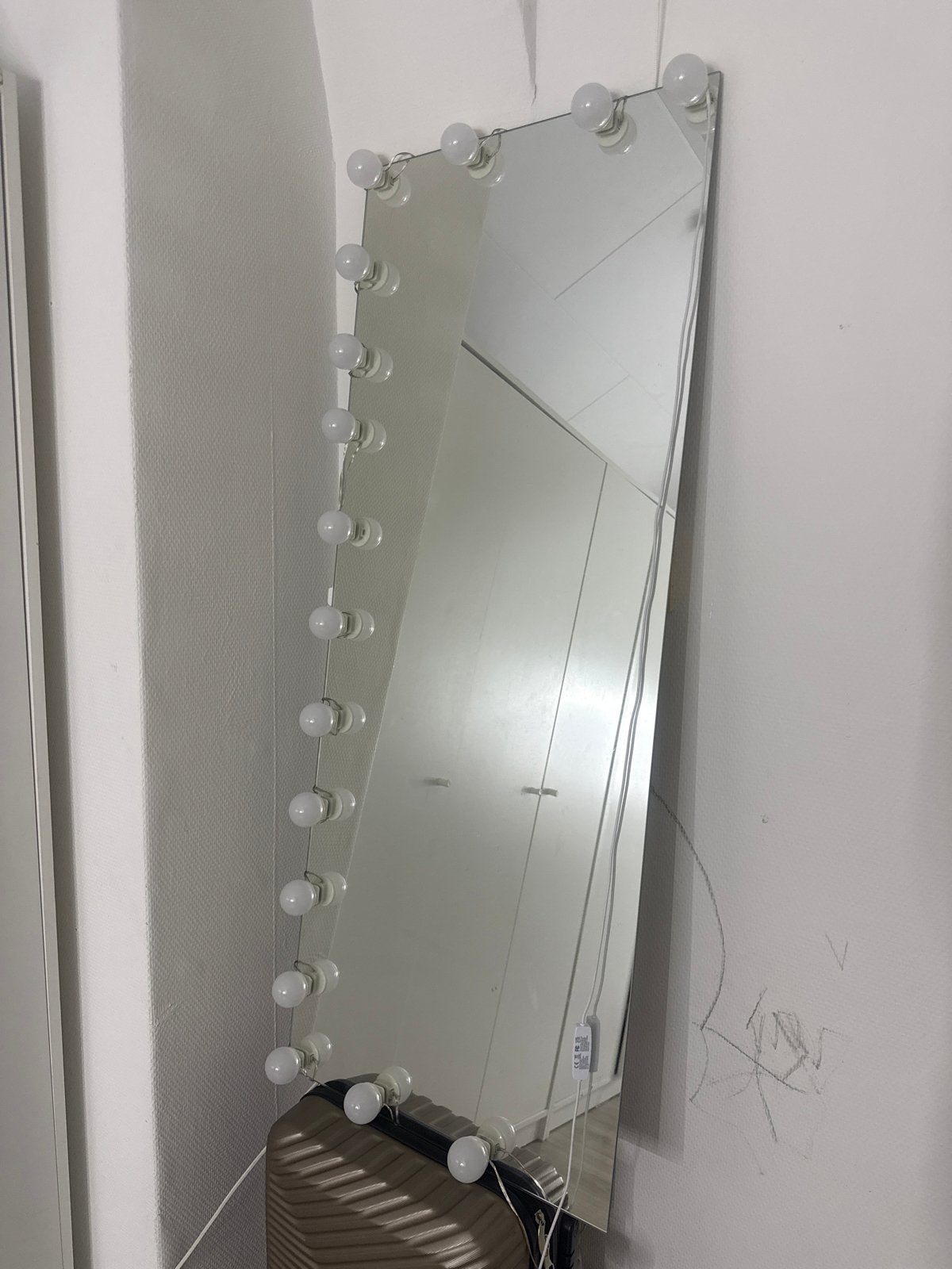 spiegel met verlichting er aan geplakt, Huis en Inrichting, Woonaccessoires | Spiegels, Ophalen, Gebruikt, 150 tot 200 cm, Rechthoekig