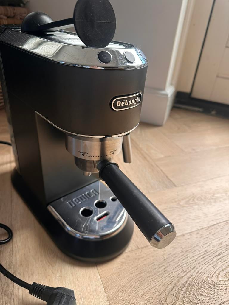 DeLonghi koffie machine, Ophalen of Verzenden, Zo goed als nieuw, Koffiemachine
