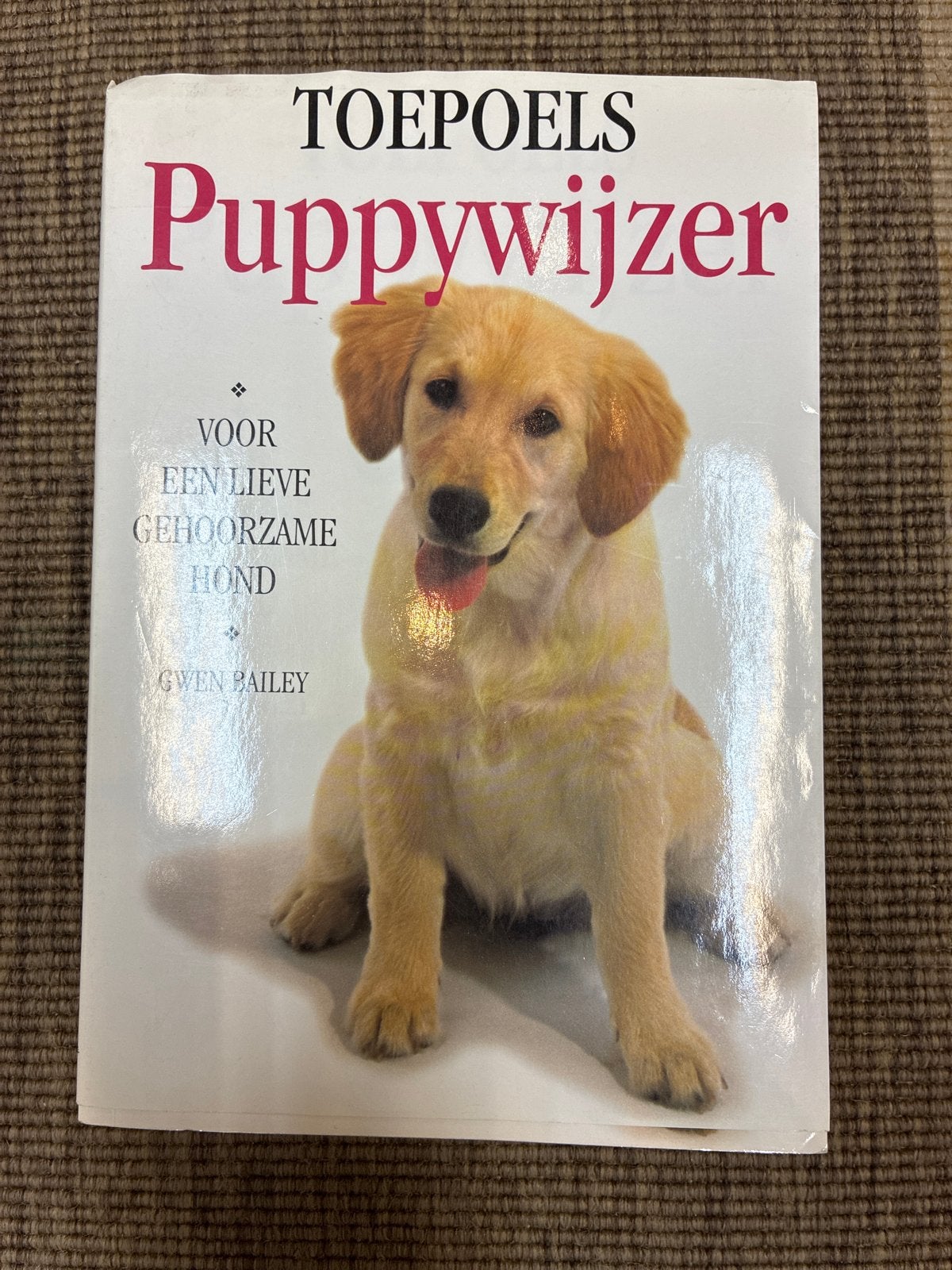 TOEPOELS Puppywijzer: Voor een lieve gehoorzame hond, Boeken, Ophalen of Verzenden, Gelezen, Honden