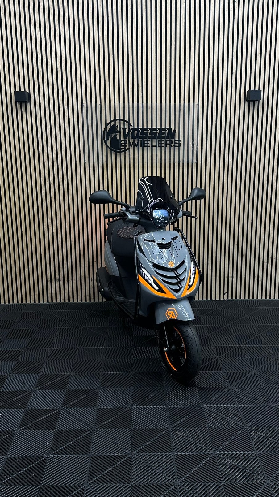Piaggio zip | Nardo grey & Orange Edition | 2021 | 3200 KM, Maximaal 45 km/u, Zip, Zo goed als nieuw, Benzine