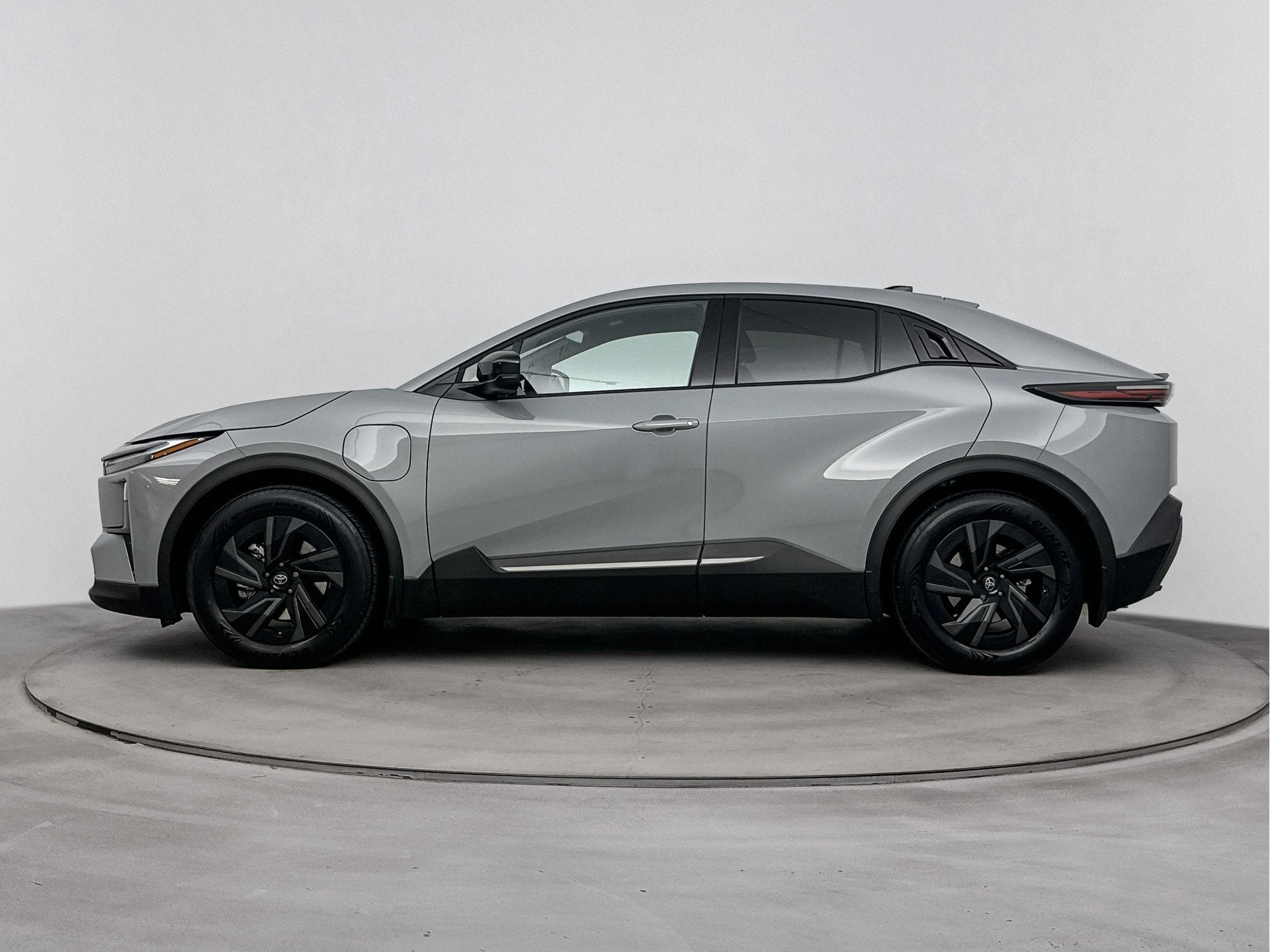 Toyota C-HR+ First Edition 77 kWh *DEMO* (bj 2026), 12 maanden, Stof, Origineel Nederlands, Automatische klimaatregeling