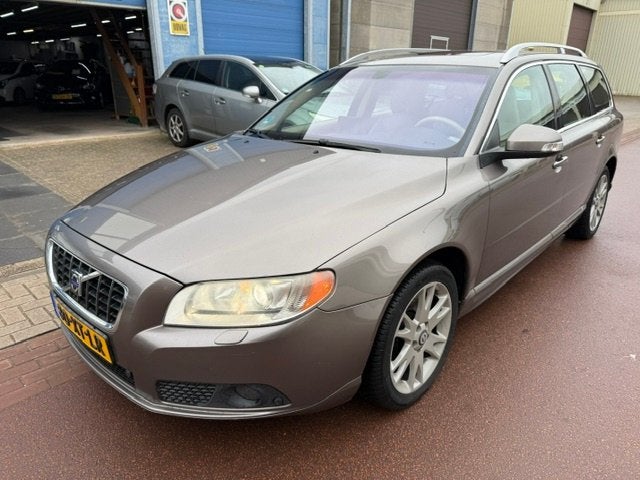 Volvo V70 3.2 Summum Automaat 2007 LEDER, Schuifdak, 17" LMV, 238 pk, Beige, 93 €/maand, Euro 4