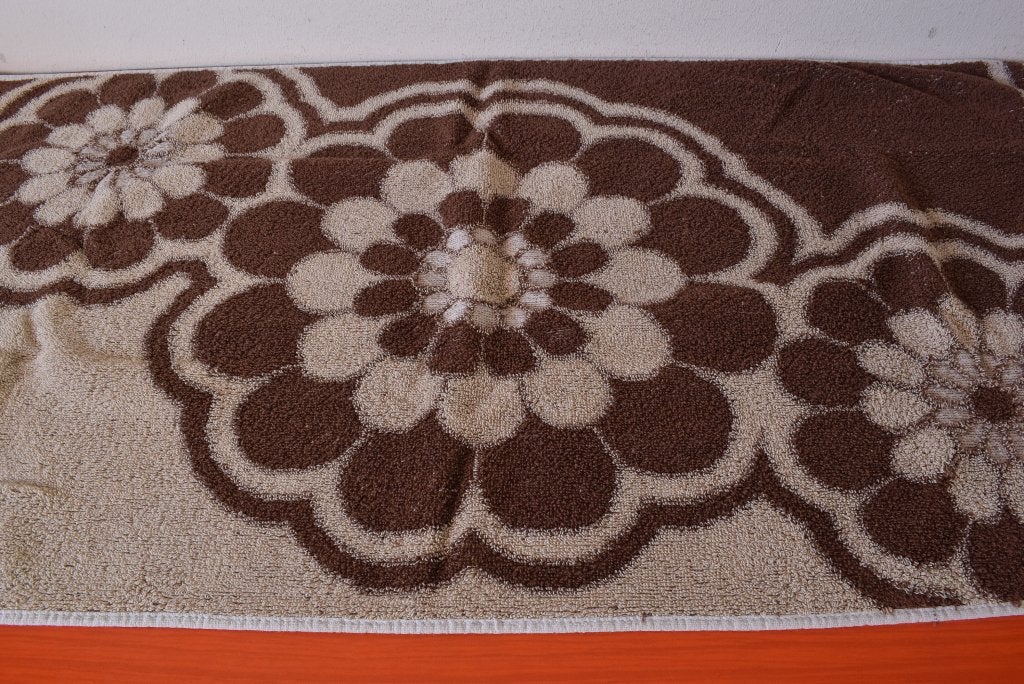 Retro vintage gebloemde jaren 70 handdoek / badhanddoek, Ophalen of Verzenden, Nieuw, Bruin, Handdoek