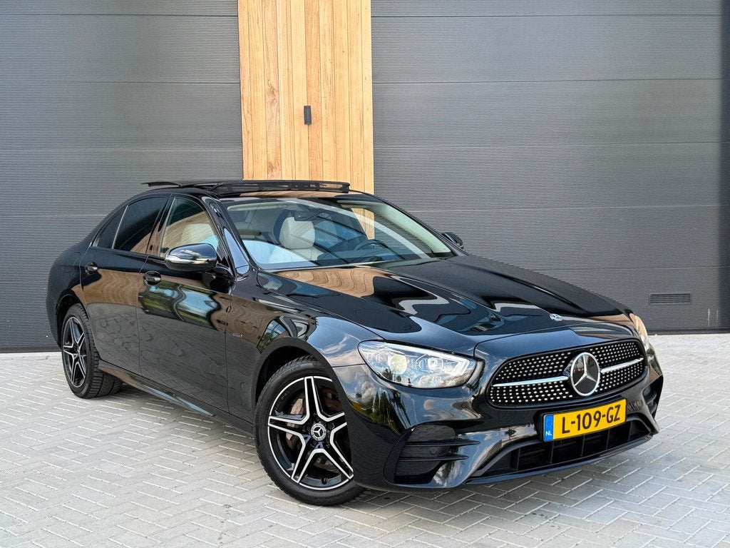 Mercedes-Benz E-klasse 300 de AMG Line (bj 2020) 306PK|DISTR, Achterwielaandrijving, Gebruikt, 4 cilinders, 241 €/maand